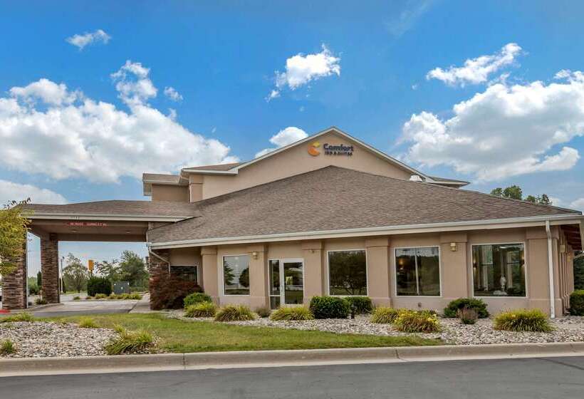 בית מלון כפרי Comfort Inn & Suites Dimondale   Lansing