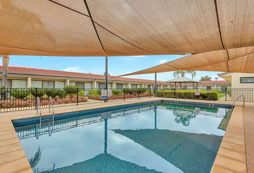 בית מלון כפרי Comfort Inn Deakin Palms