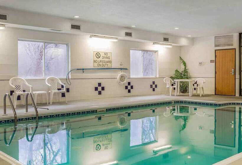 هتل Comfort Inn & Suites East Moline Near I 80