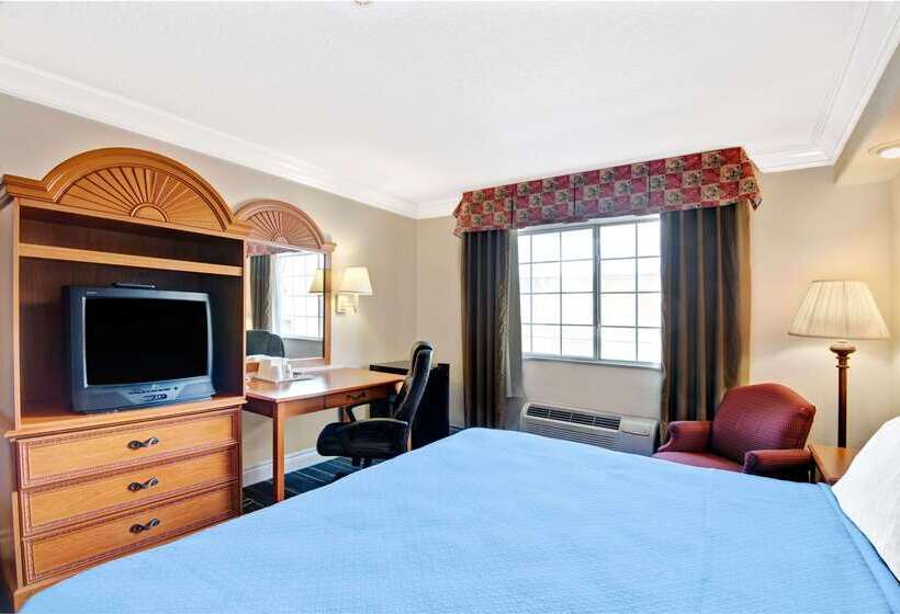 هتل Days Inn By Wyndham San Antonio Airport