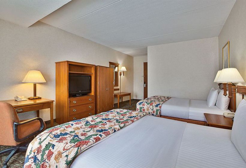 בית מלון כפרי La Quinta Inn Paramus