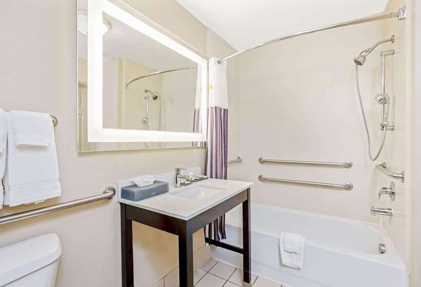 هتل La Quinta Inn & Suites By Wyndham Corpus Christi Northwest