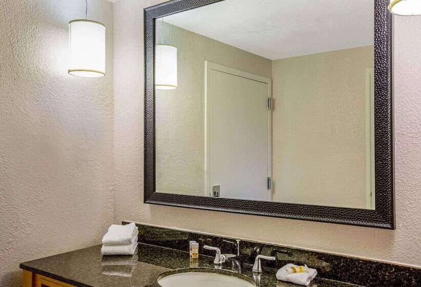 هتل La Quinta By Wyndham Miami Lakes