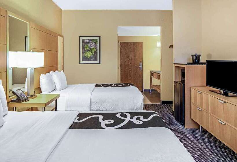 בית מלון כפרי La Quinta By Wyndham Naples Downtown