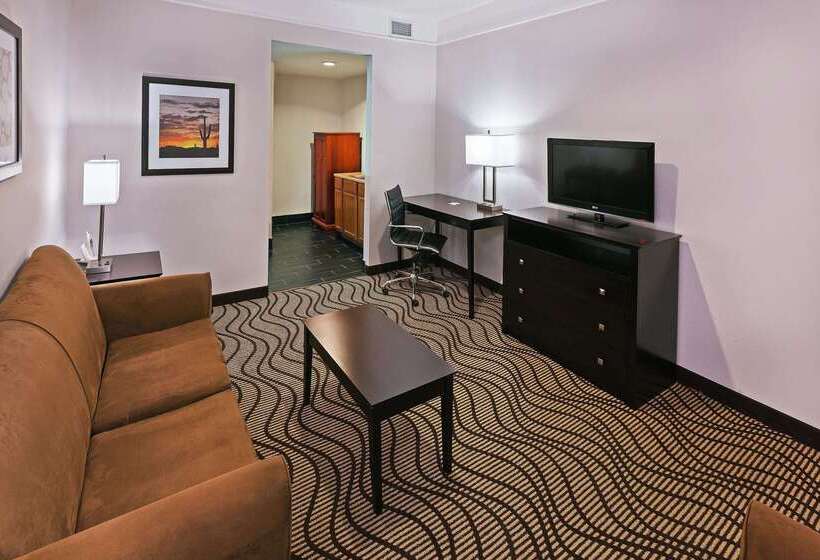 هتل La Quinta By Wyndham Pasadena