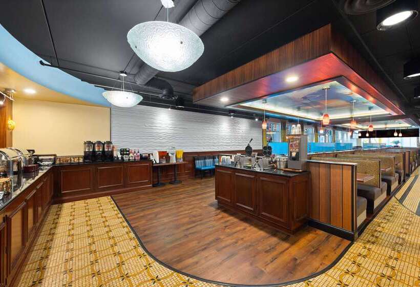 هتل La Quinta Inn And Suites By Wyndham At Watiki Waterpark