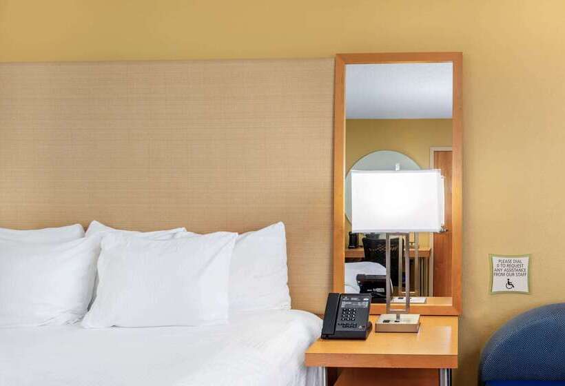 בית מלון כפרי La Quinta By Wyndham Sarasota Downtown