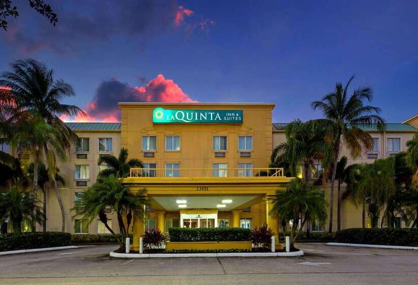Отель La Quinta Inn & Suites By Wyndham Sawgrass
