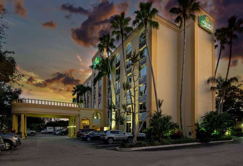בית מלון כפרי La Quinta By Wyndham West Palm Beach Airport