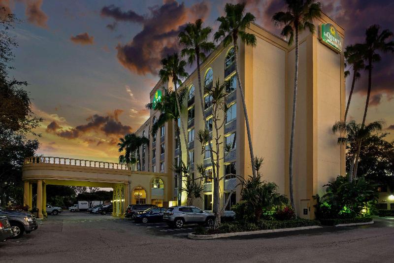 בית מלון כפרי La Quinta By Wyndham West Palm Beach Airport