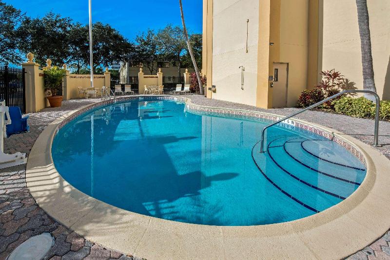 בית מלון כפרי La Quinta By Wyndham West Palm Beach Airport
