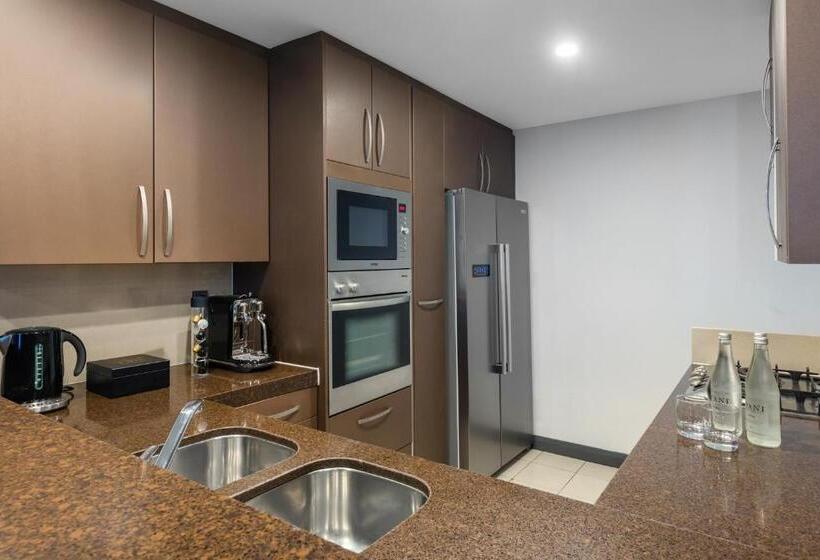 هتل Meriton Suites World Tower, Sydney