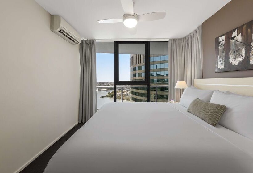 هتل Oaks Brisbane On Felix Suites