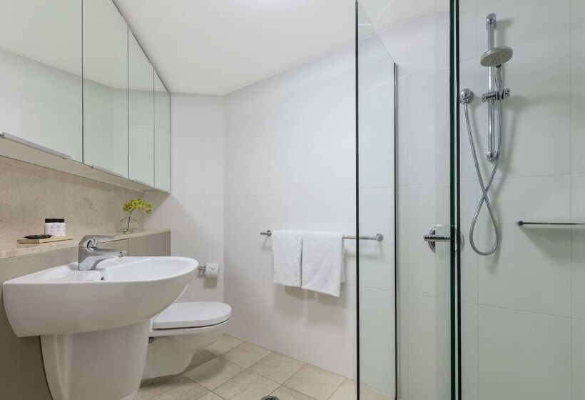 هتل Oaks Brisbane On Felix Suites