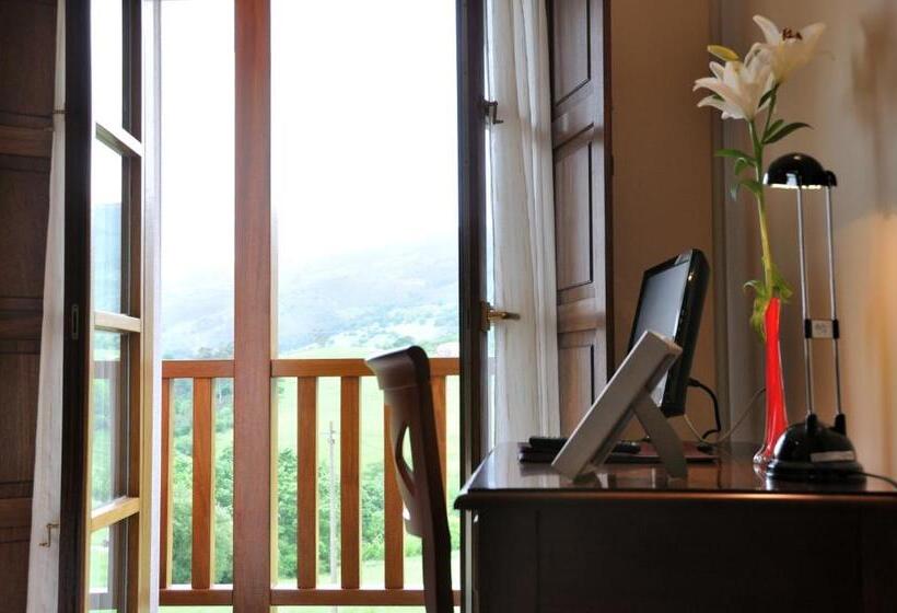 فندق Puerta Del Oriente