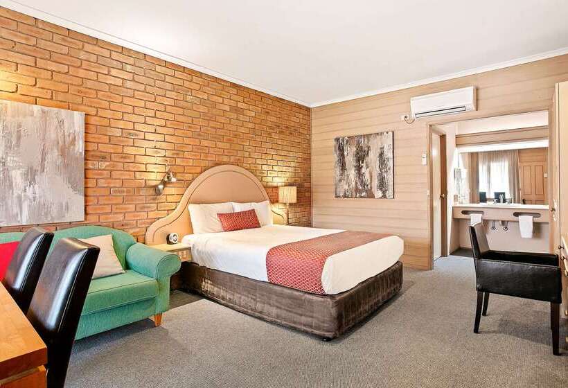 Отель Quality Inn Colonial