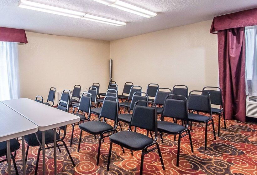 בית מלון כפרי Quality Inn & Suites Kansas City I435n Near Sports Complex