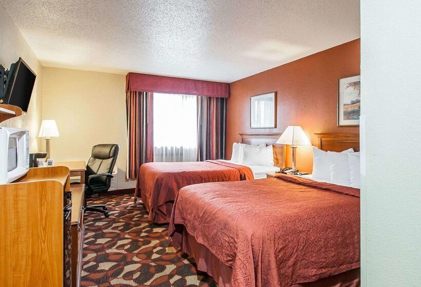 בית מלון כפרי Quality Inn & Suites Kansas City I435n Near Sports Complex