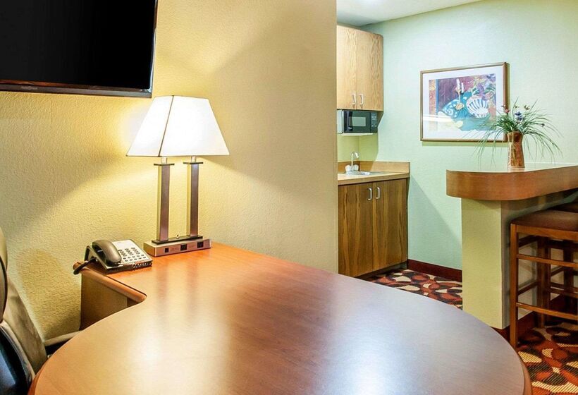 בית מלון כפרי Quality Inn & Suites Kansas City I435n Near Sports Complex