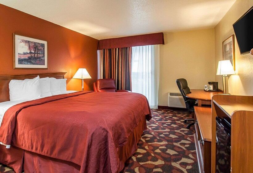 בית מלון כפרי Quality Inn & Suites Kansas City I435n Near Sports Complex