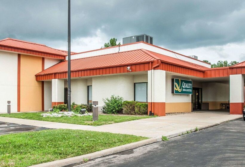 בית מלון כפרי Quality Inn & Suites Kansas City I435n Near Sports Complex