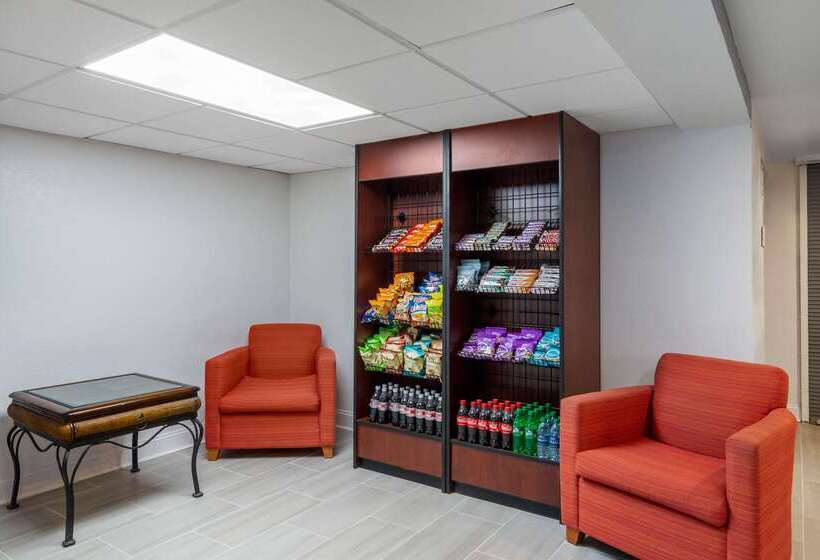 ホテル Quality Inn & Suites