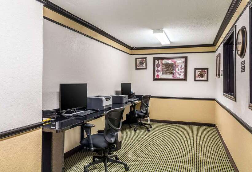 هتل Quality Inn & Suites Seaworld North