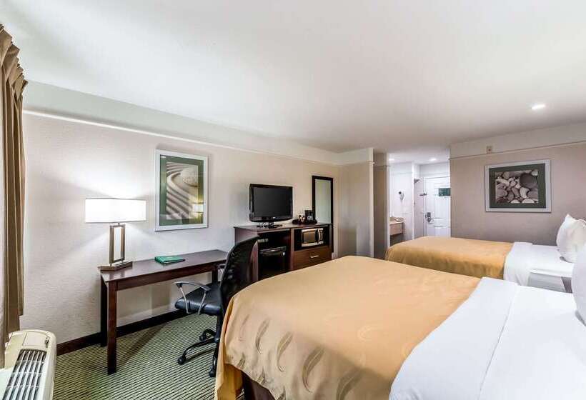 هتل Quality Inn & Suites Seaworld North