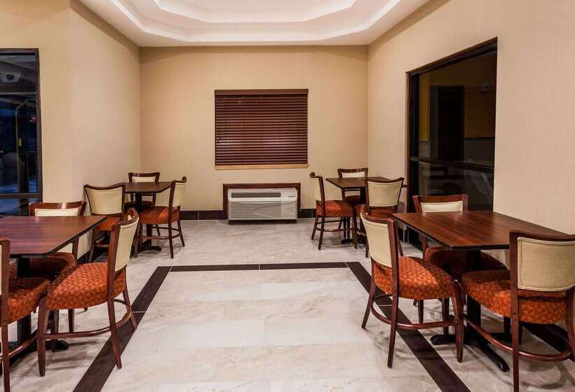 فندق Ramada By Wyndham Locust Grove