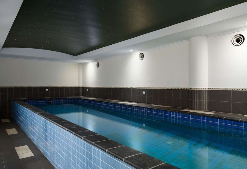 בית מלון כפרי Rydges Mackay Suites