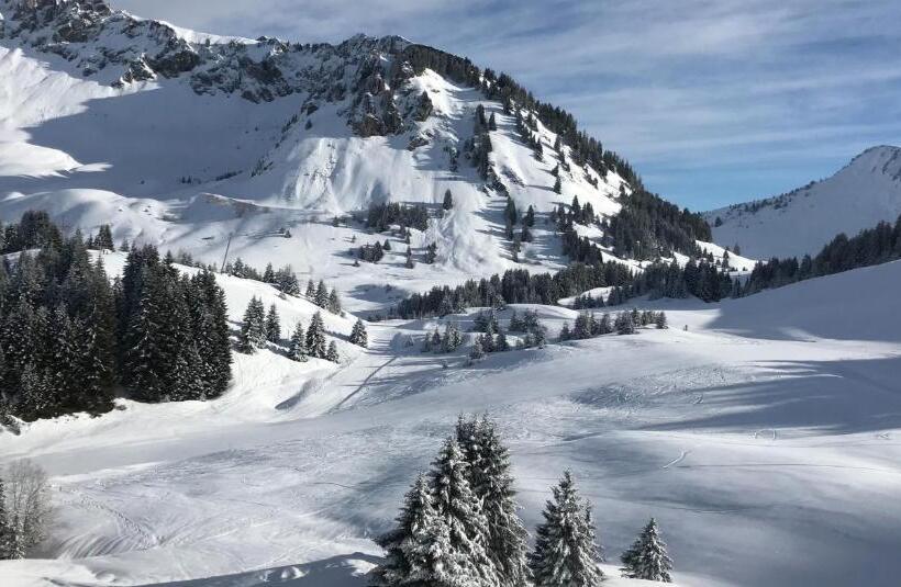 هتل Serras Andorra