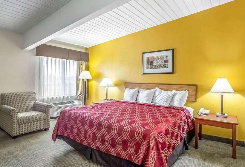 هتل Travelodge By Wyndham Appleton