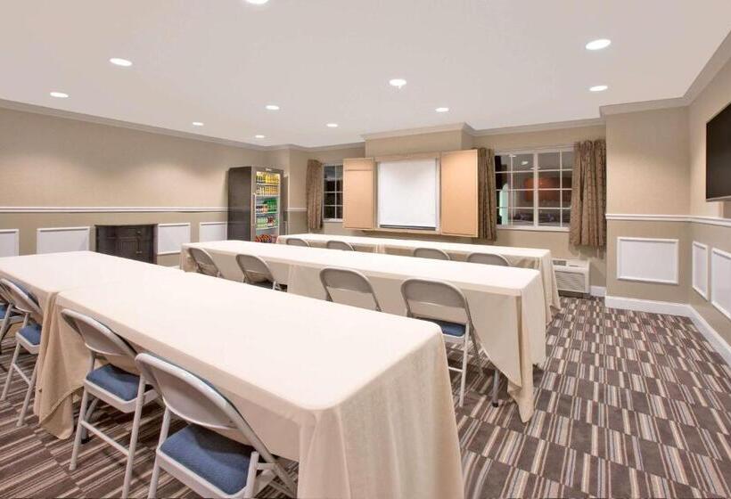 Microtel Inn & Suites By Wyndham Gardendale