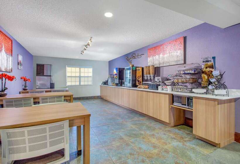 Microtel Inn & Suites By Wyndham Lillington/campbell University