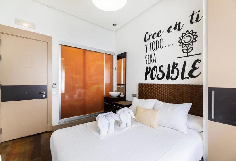 مسافرخانه Madrid House Rooms