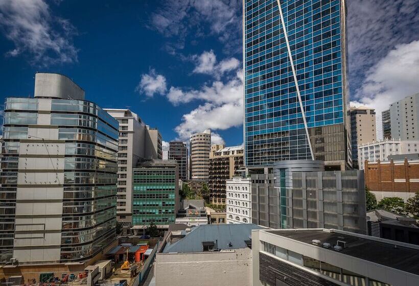 هتل Auckland Harbour Suites