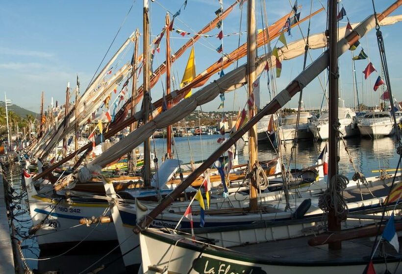 ホテル De La Baie