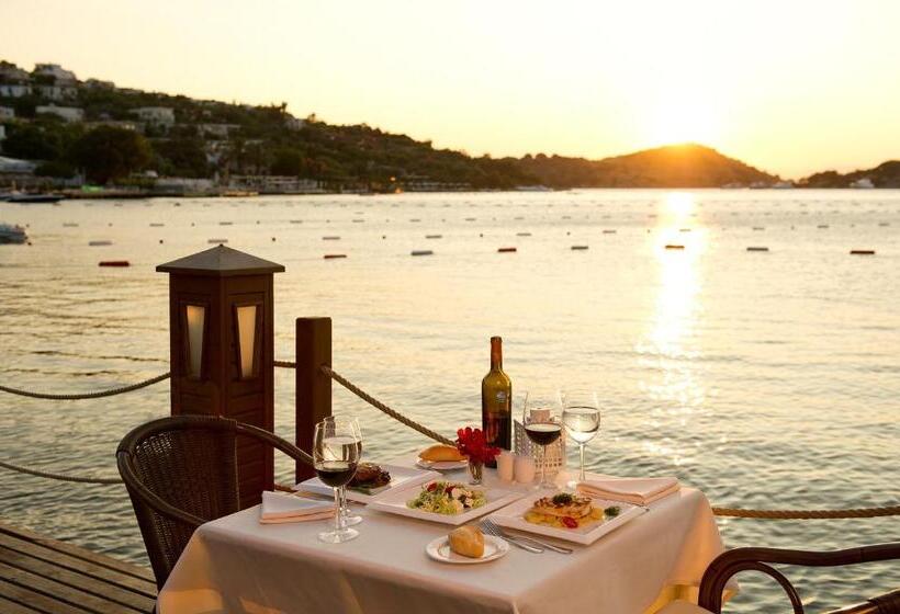 هتل Divan Bodrum Palmira