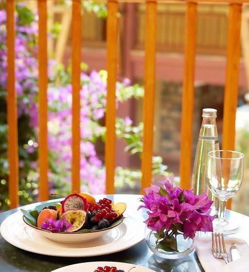 هتل Divan Bodrum Palmira