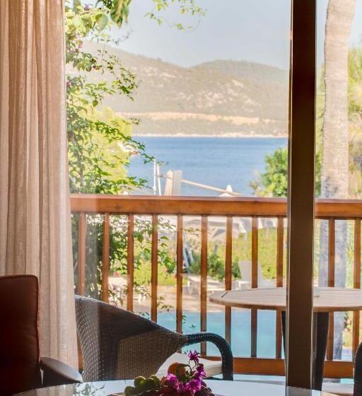 هتل Divan Bodrum Palmira