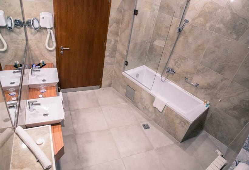 בית מלון כפרי Radon Plaza
