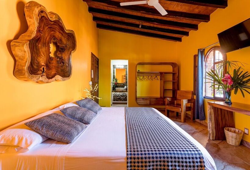 هتل Suites La Hacienda