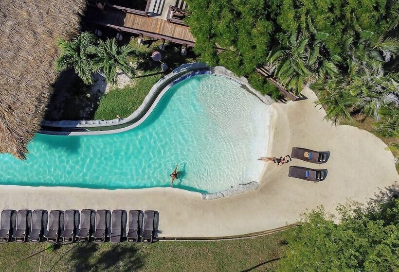 هتل Villas Sol Beach Resort