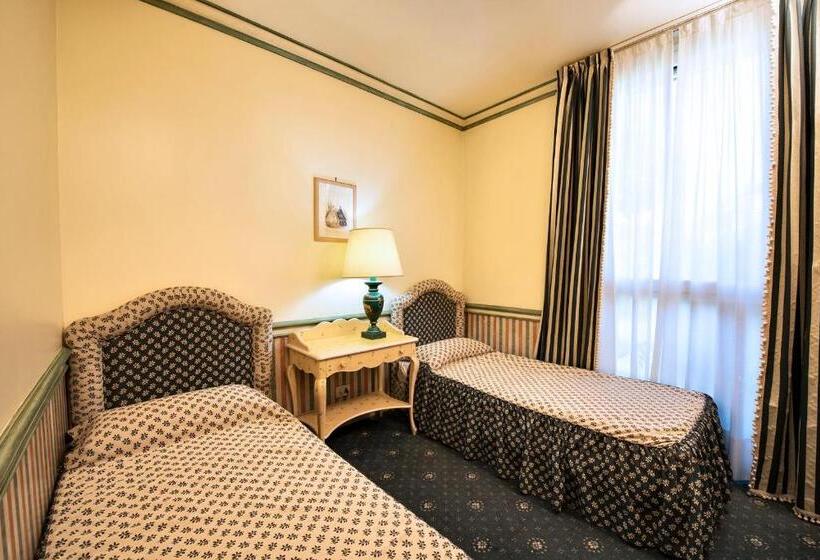 اقامتگاه Db Villas Le Ville Del Lido Resort