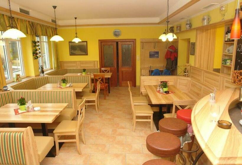 ユースホステル Fischgasthof Aumüller