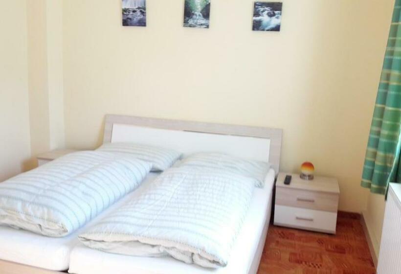 ユースホステル Fischgasthof Aumüller