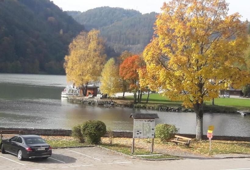 ユースホステル Fischgasthof Aumüller