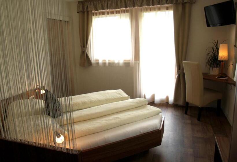 Bed and Breakfast Cafe Schneider