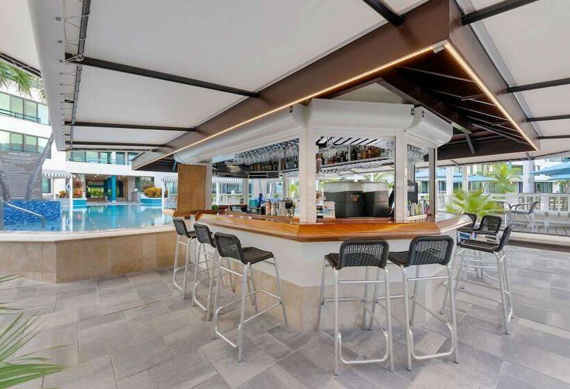 استراحتگاه Hilton Vacation Club Royal Palm St. Maarten