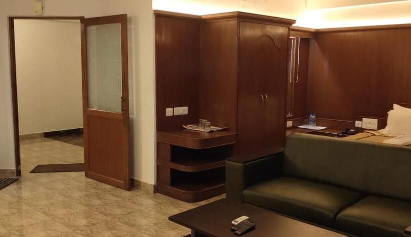 فندق Sriram Residency
